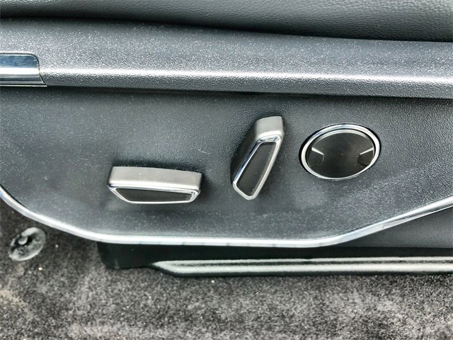 Used 2023 Ford F150 Lariat w/ Equipment Group 502A High image 12