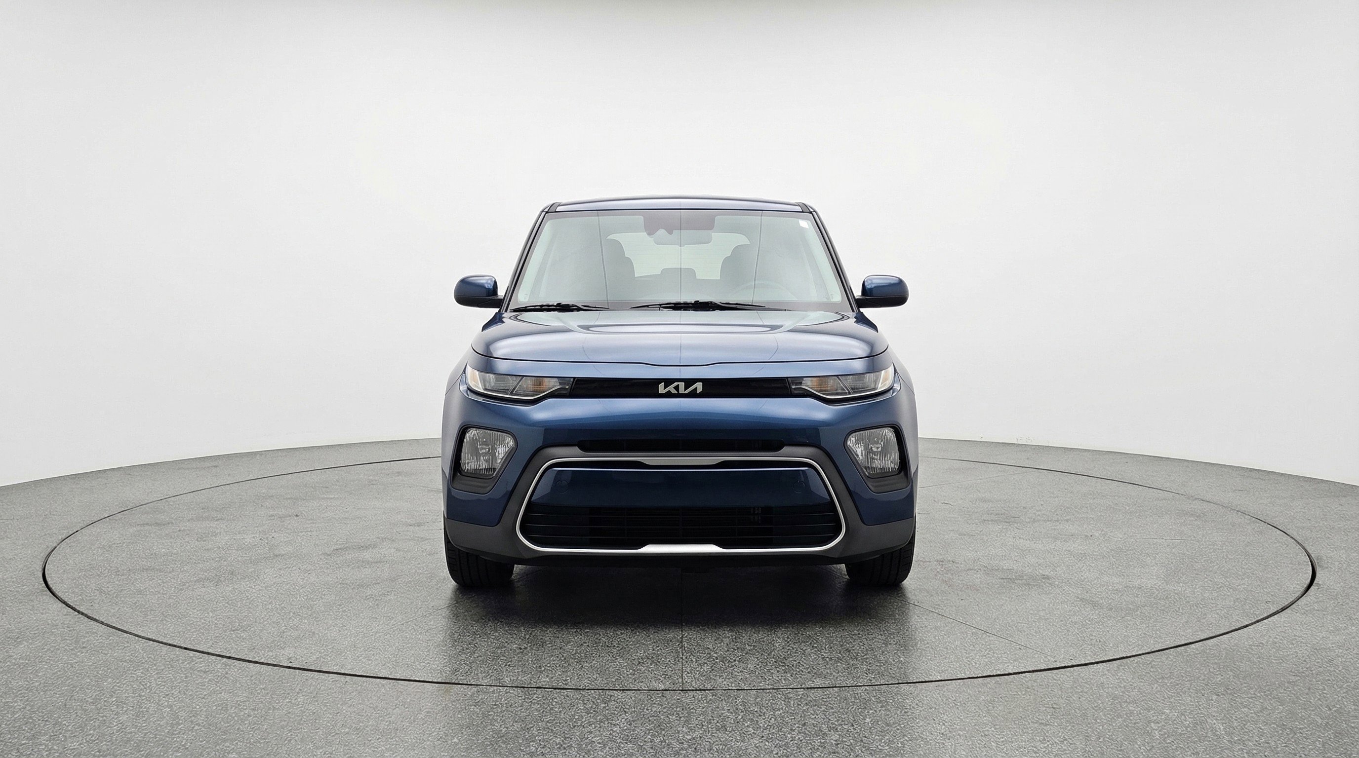 Used 2025 Kia Soul LX w/ LX Technology Package image 2