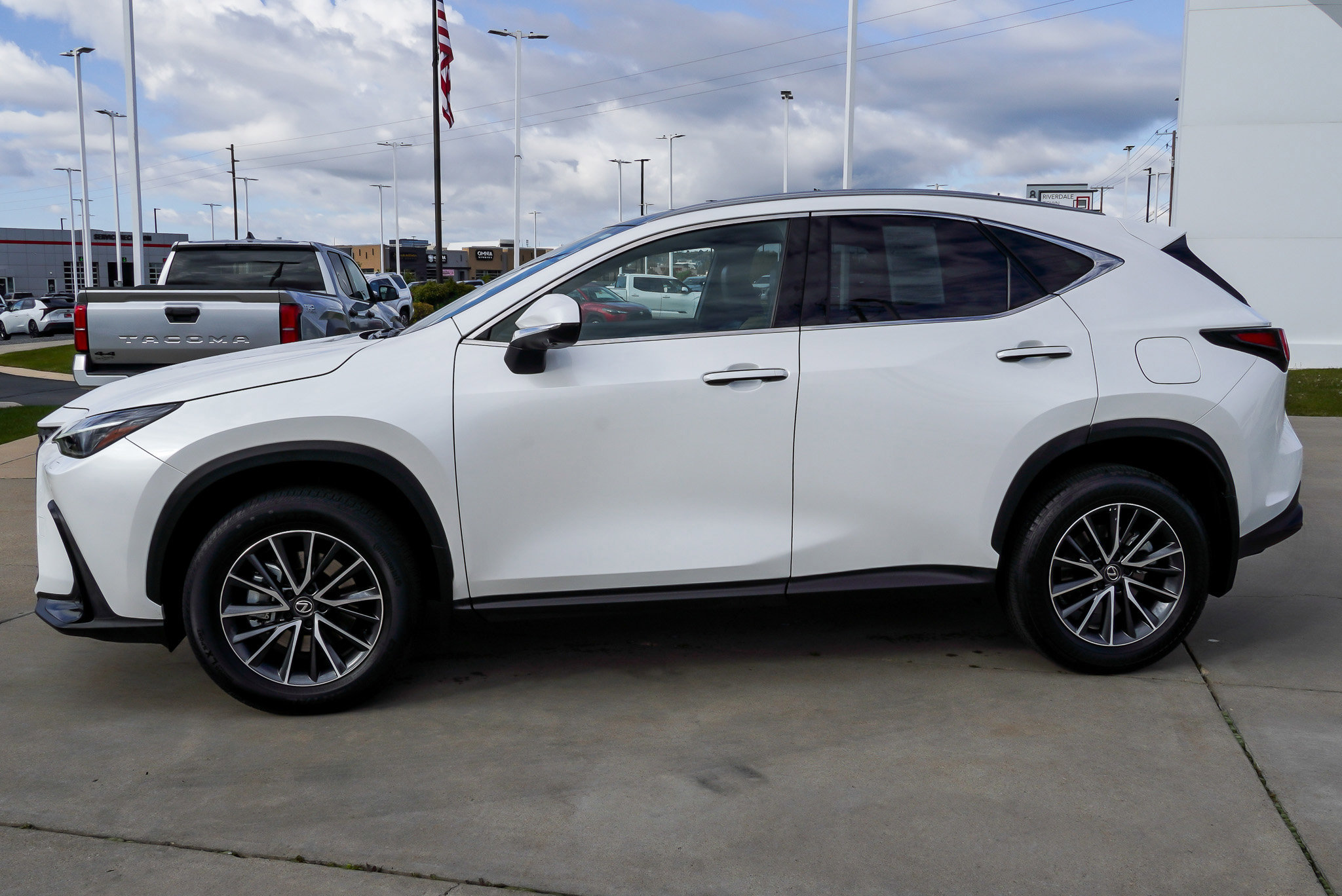 Used 2024 Lexus NX 350 AWD w/ Vision Package image 5