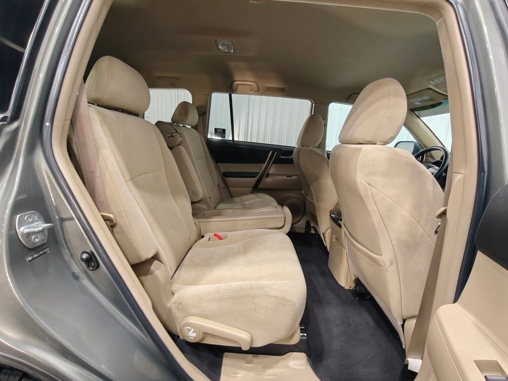 Used 2011 Toyota Highlander 4WD w/ Tech Pkg image 22