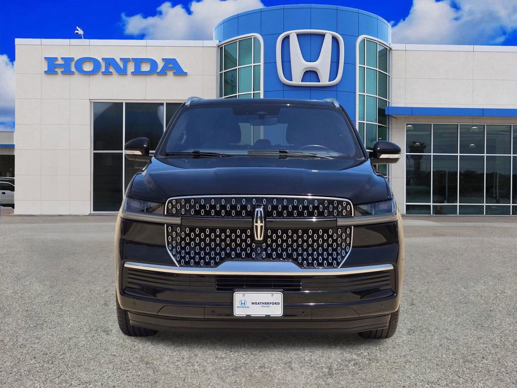 Used 2025 Lincoln Navigator Reserve AWD/4WD image 8