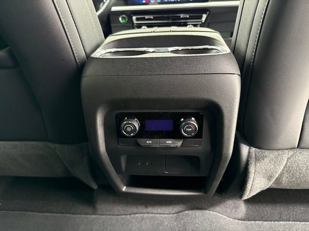 New 2026 Chevrolet Traverse LT w/ Midnight/Sport Edition image 13