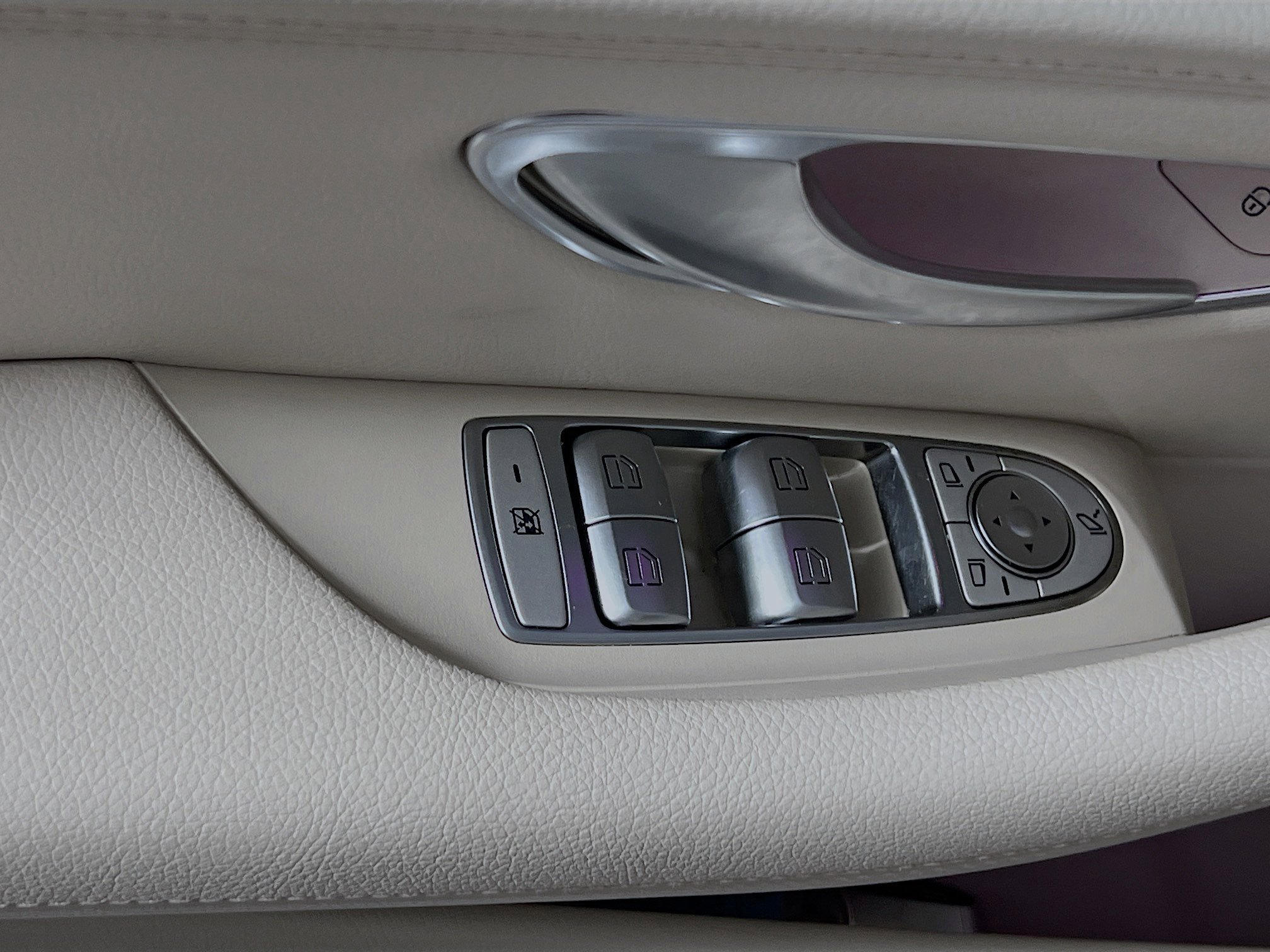 Used 2017 Mercedes-Benz E 300 4MATIC image 17