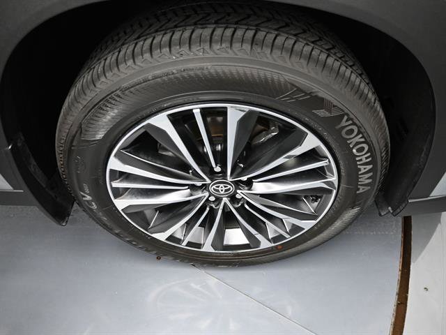 Certified 2026 Toyota Grand Highlander AWD Hybrid image 31