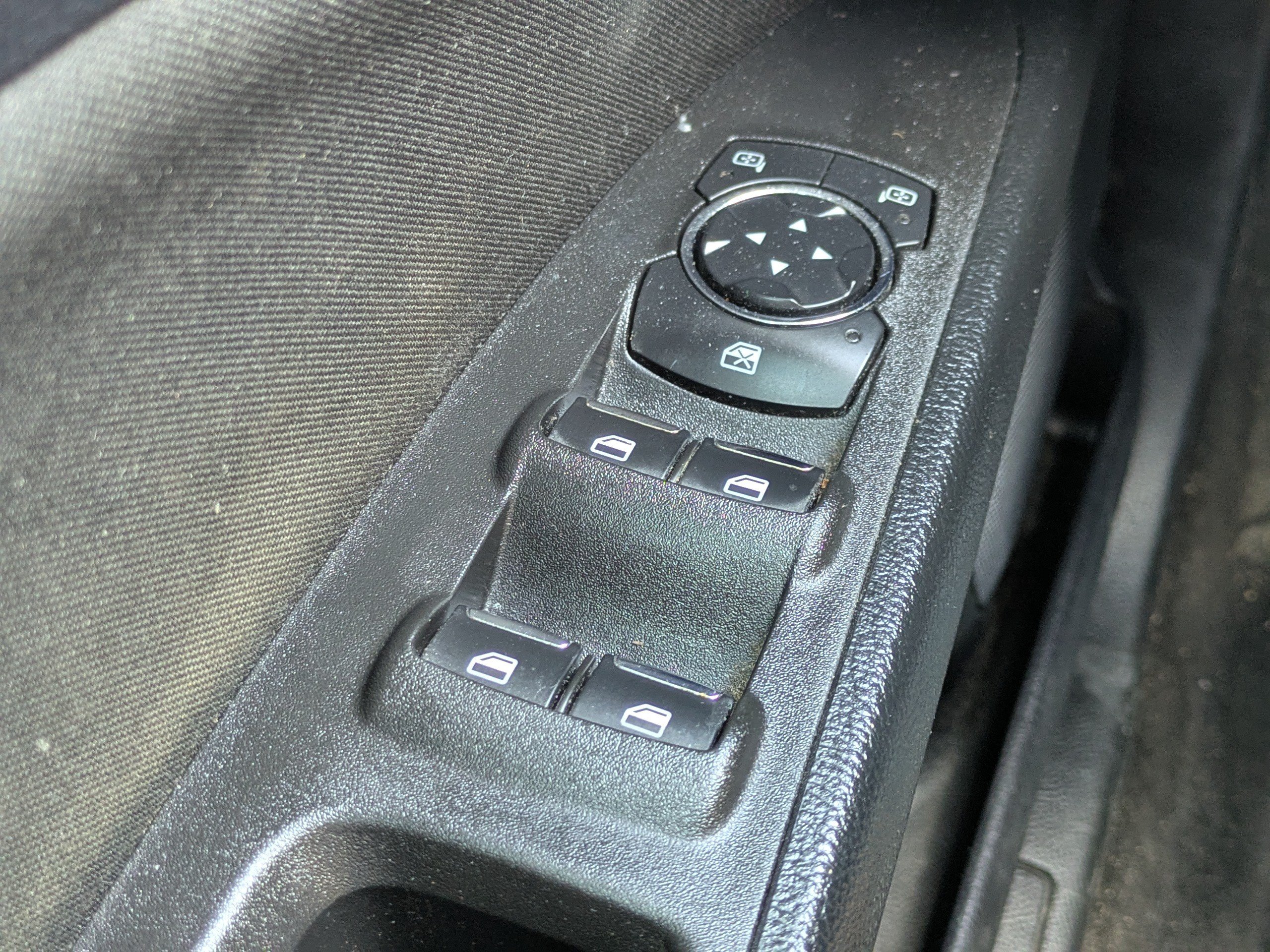 Used 2020 Ford Fusion SE FWD image 18