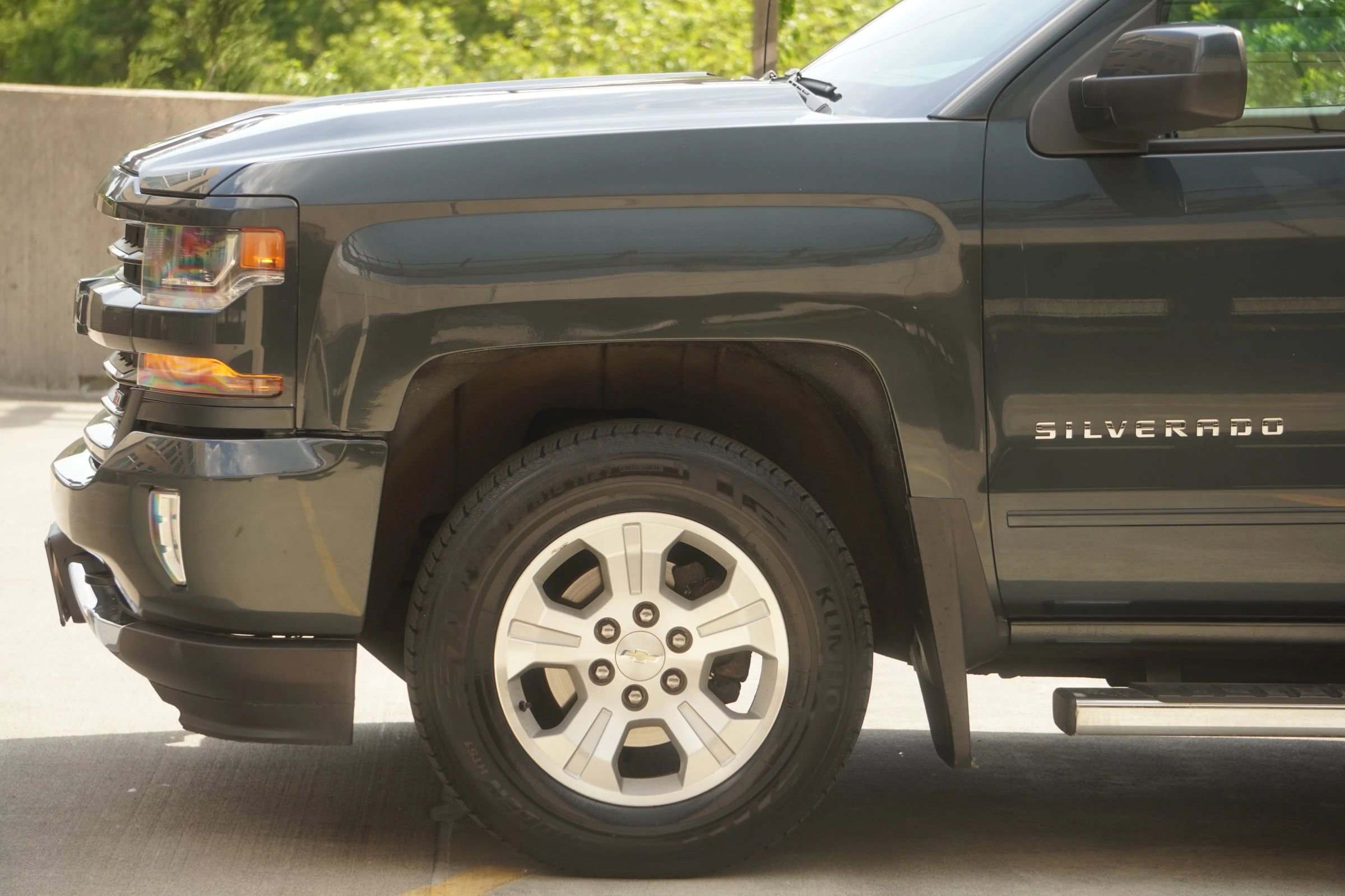 Used 2017 Chevrolet Silverado 1500 LT w/ All Star Edition AWD/4WD image 27