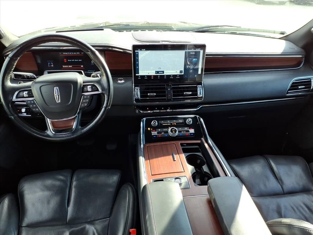Used 2023 Lincoln Navigator Reserve image 12