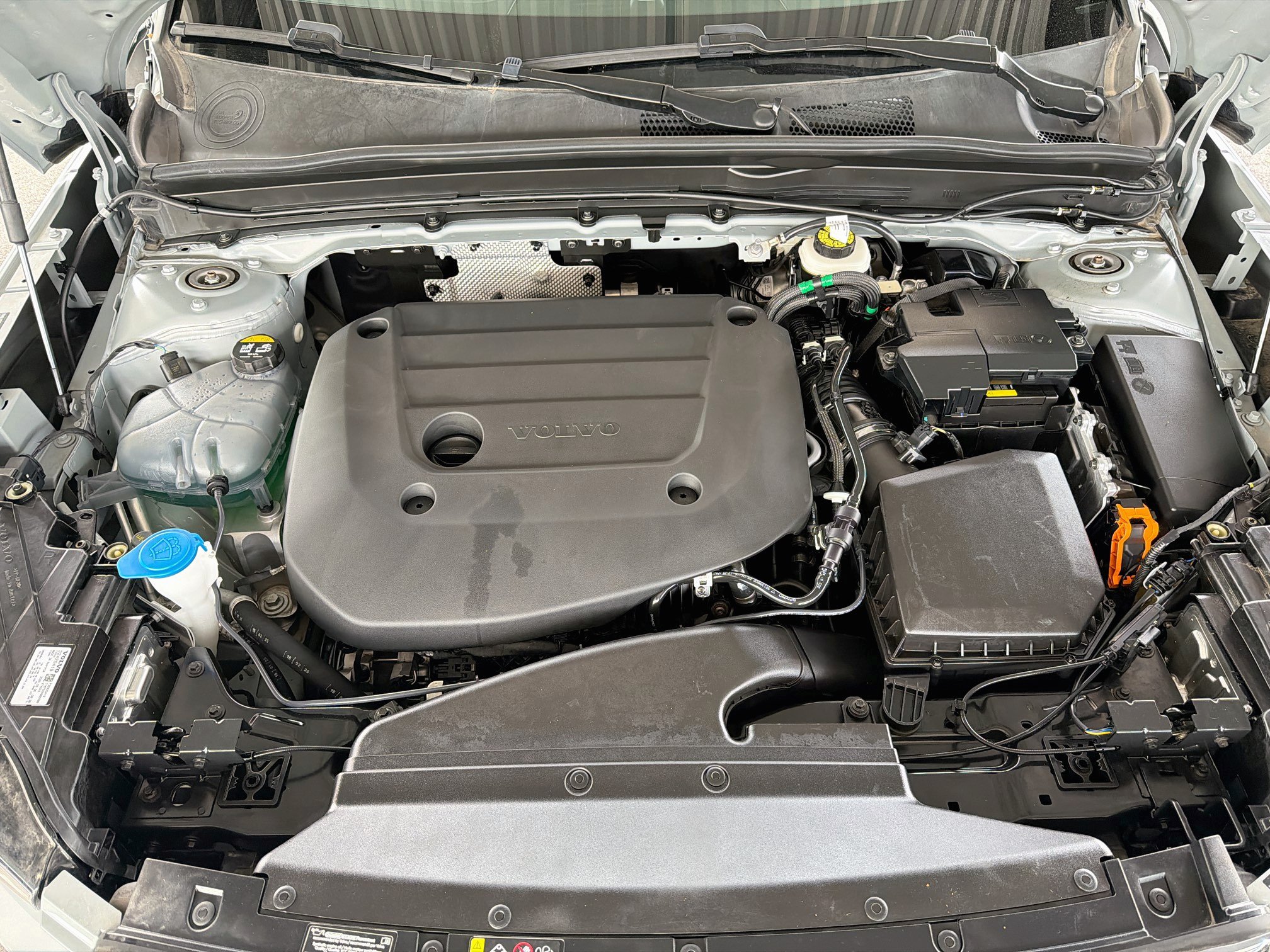 Used 2025 Volvo XC40 B5 Plus AWD/4WD image 33