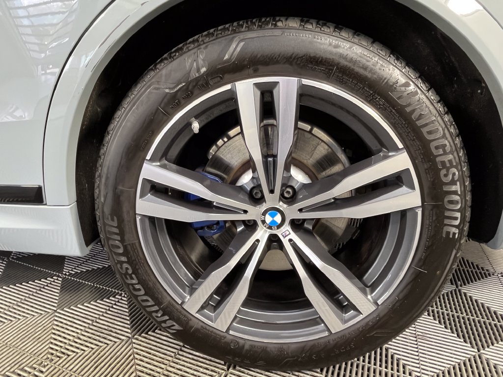 Used 2024 BMW X7 xDrive40i w/ M Sport Package AWD/4WD image 13