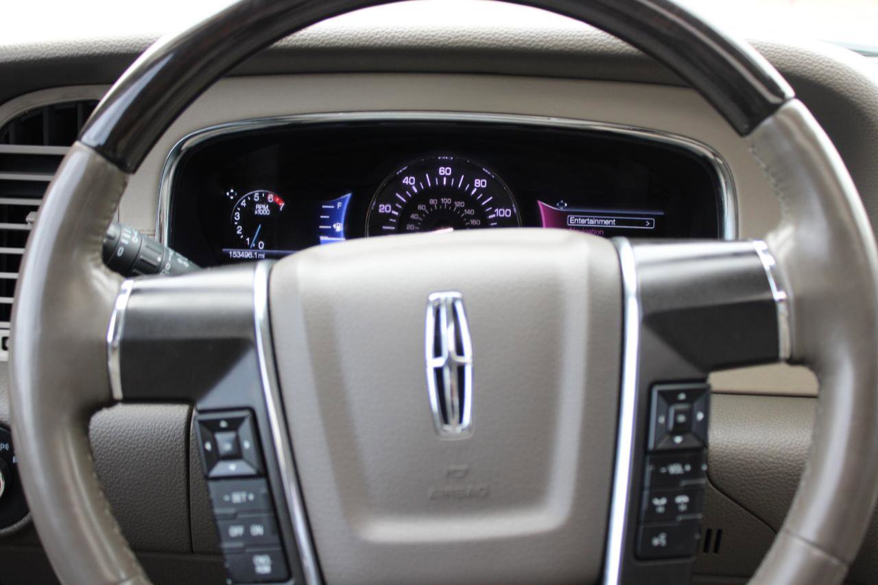 Used 2015 Lincoln Navigator L 4WD image 8