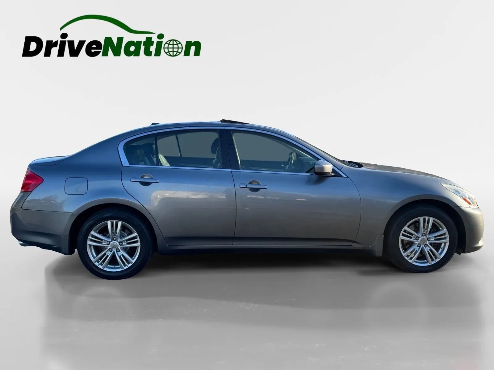 Used 2013 INFINITI G37 G37x Sedan 4D w/ Premium Pkg image 4
