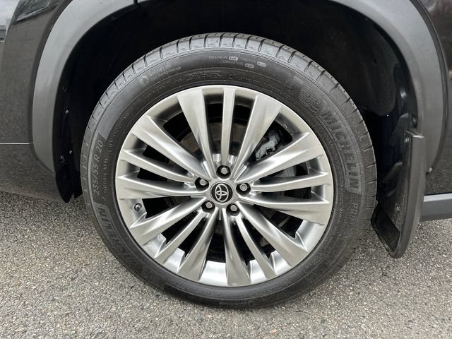 Certified 2025 Toyota Highlander Platinum AWD/4WD image 16