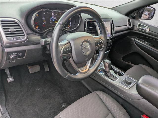 Used 2019 Jeep Grand Cherokee Laredo AWD/4WD image 10
