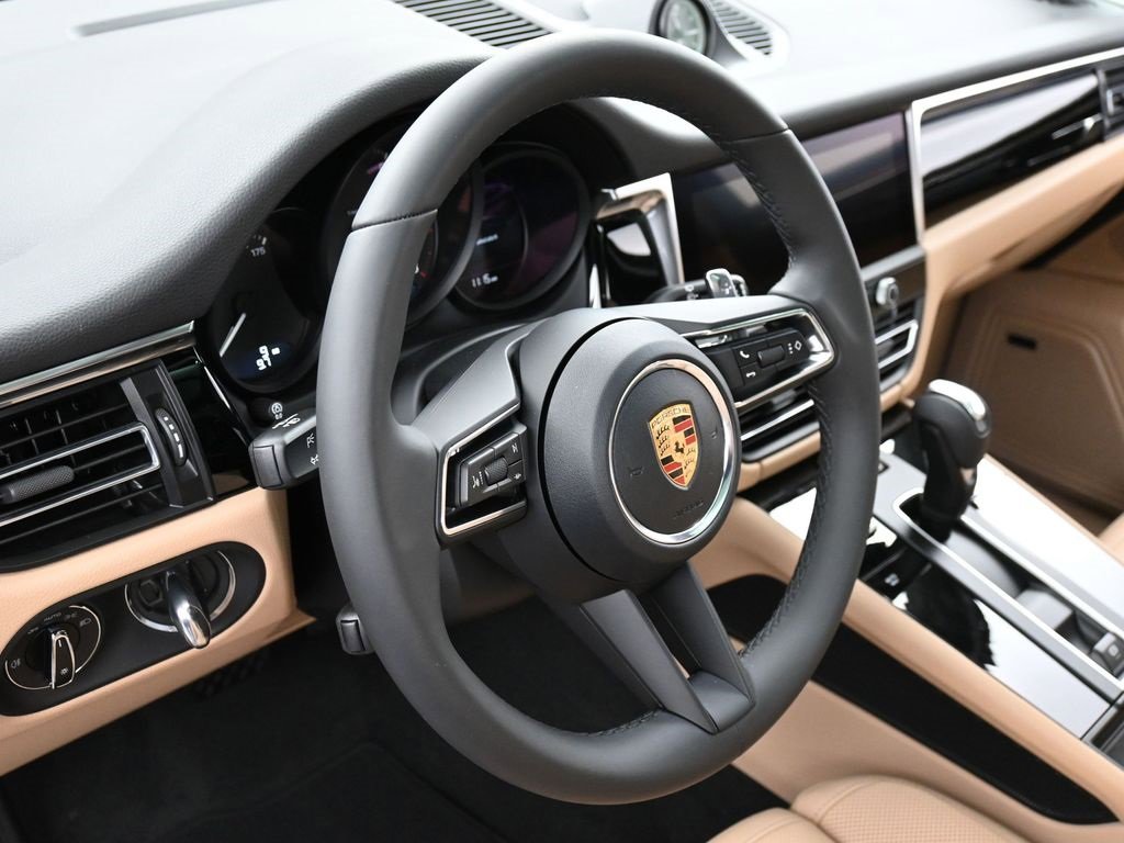 New 2026 Porsche Macan image 17