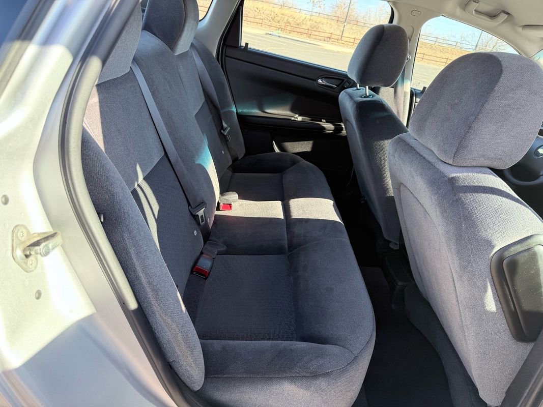 Used 2016 Chevrolet Impala LT image 16