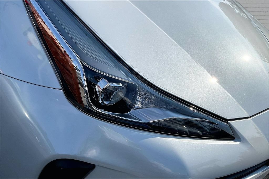 Used 2022 Toyota Prius LE FWD image 19