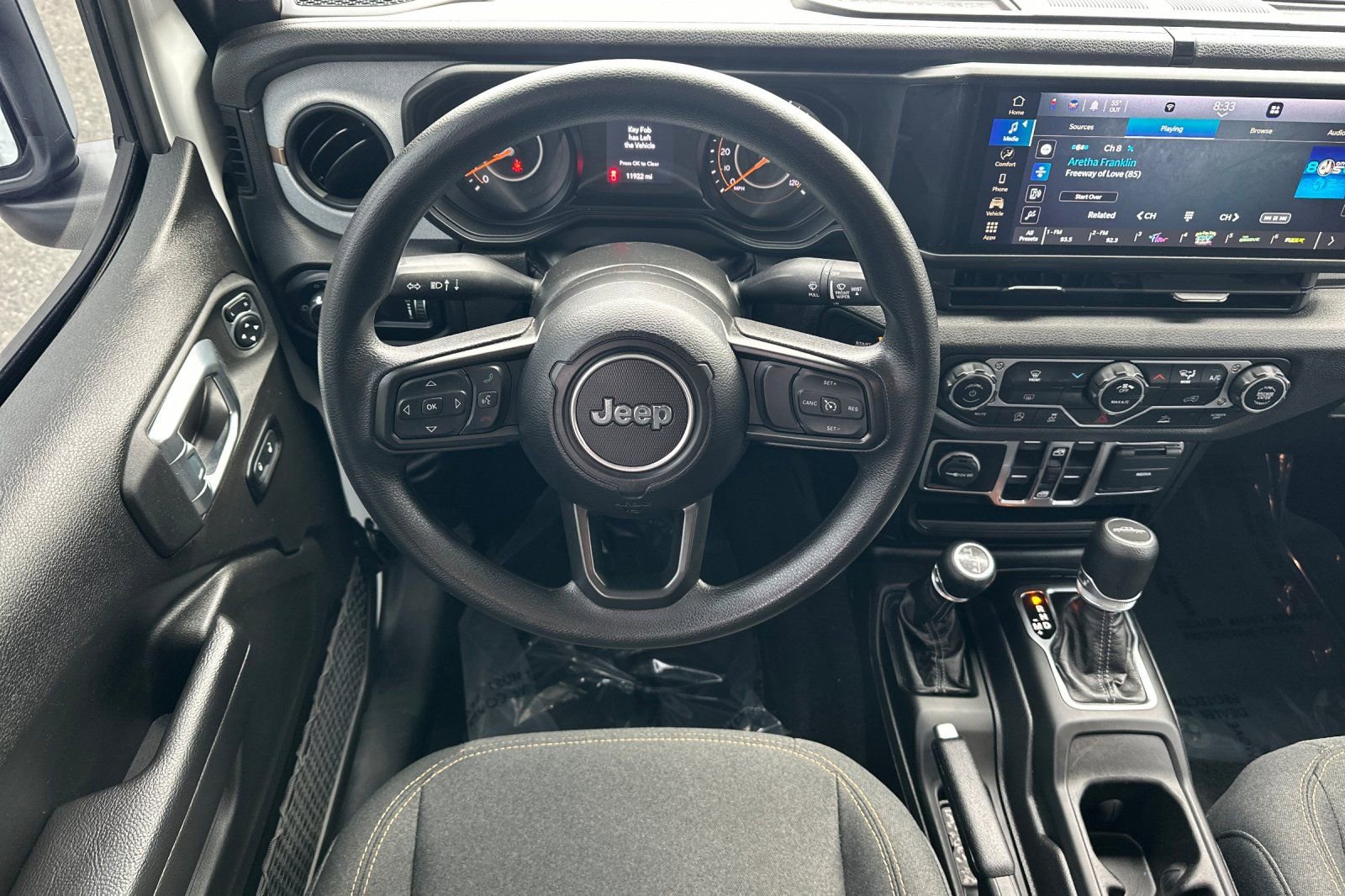 Used 2025 Jeep Gladiator Sport AWD/4WD image 13