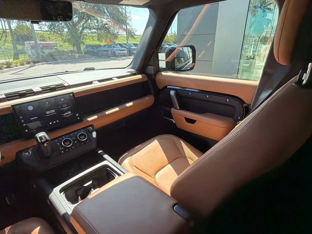 Used 2024 Land Rover Defender 110 V8 AWD/4WD image 10