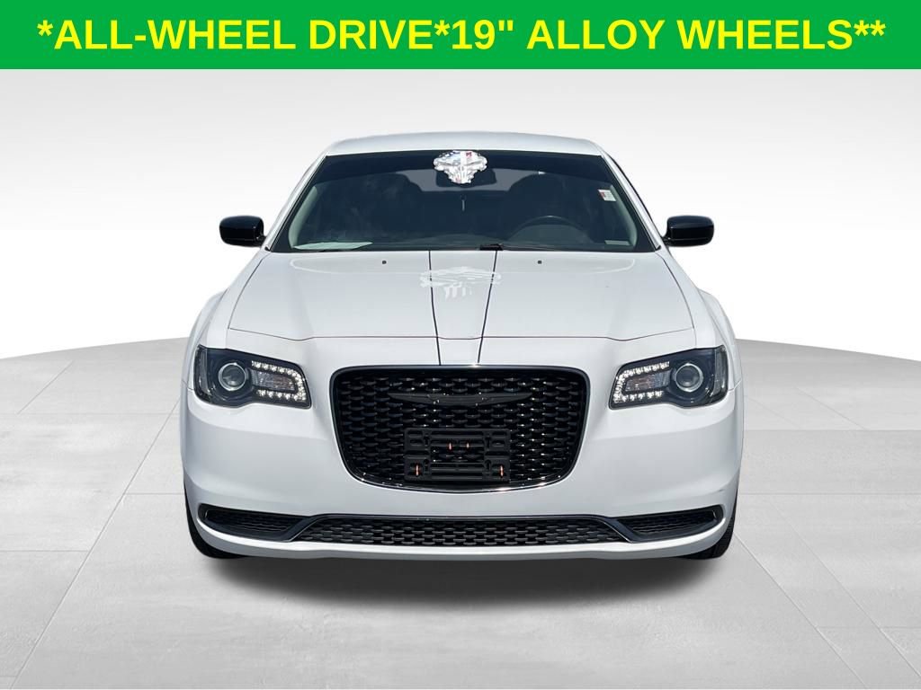 Used 2019 Chrysler 300 Touring w/ Sport Appearance Package image 2