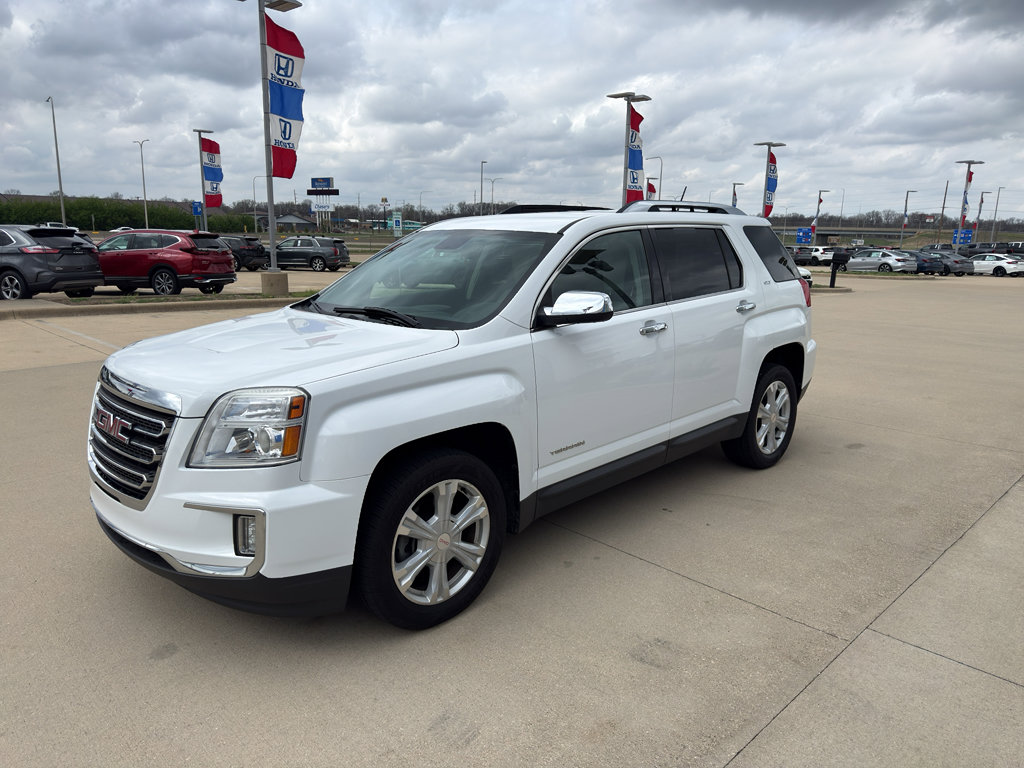 Used 2017 GMC Terrain SLT image 1