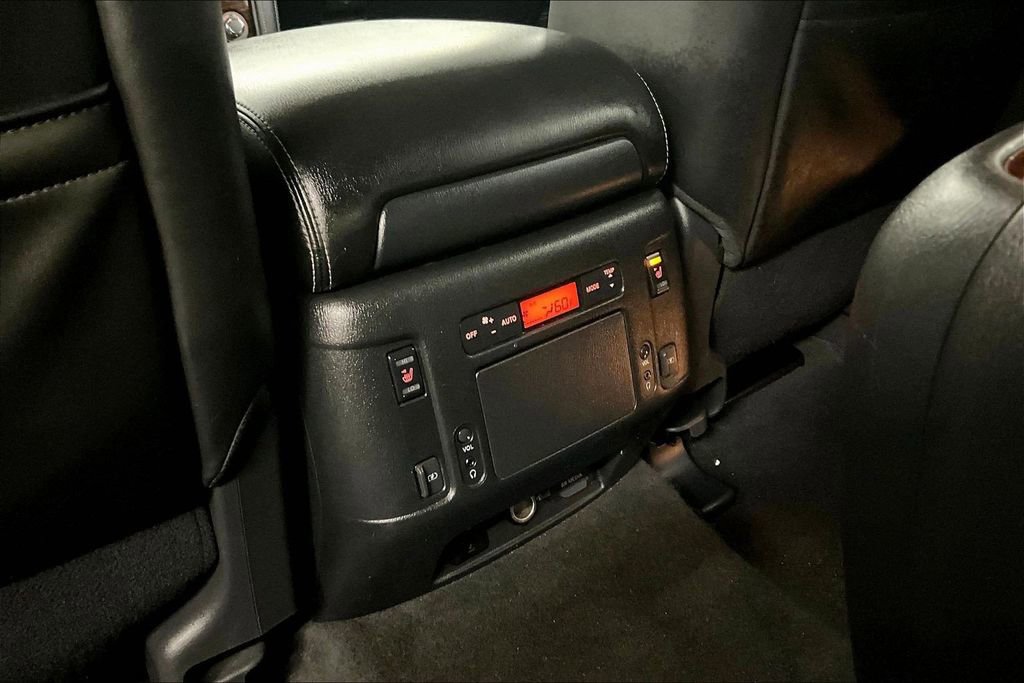 Used 2020 Nissan Armada Platinum w/ Captain's Chairs Package image 10