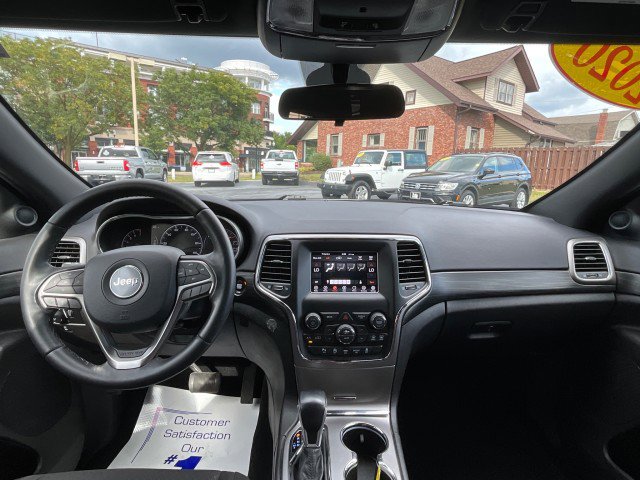 Used 2020 Jeep Grand Cherokee Laredo image 8
