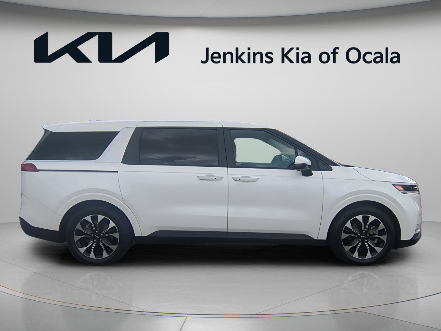 Certified 2024 Kia Carnival EX image 2