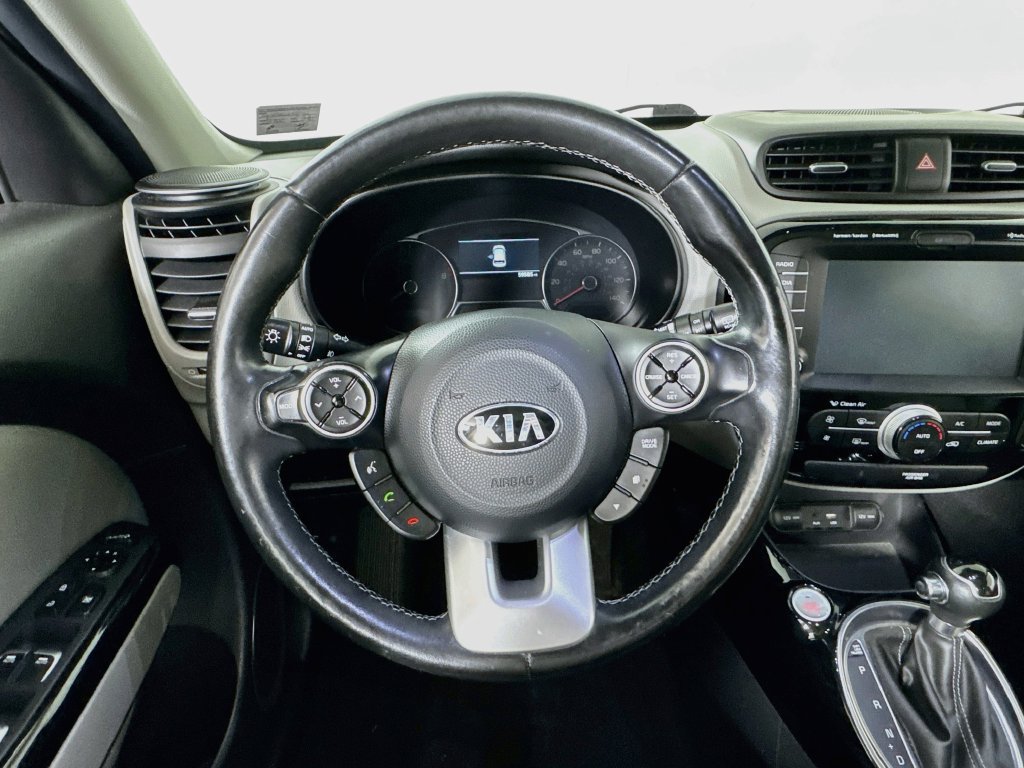 Used 2017 Kia Soul + w/ Primo Package FWD image 11