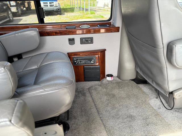 Used 1999 Chevrolet Express 1500 w/ Convenience Pkg image 31