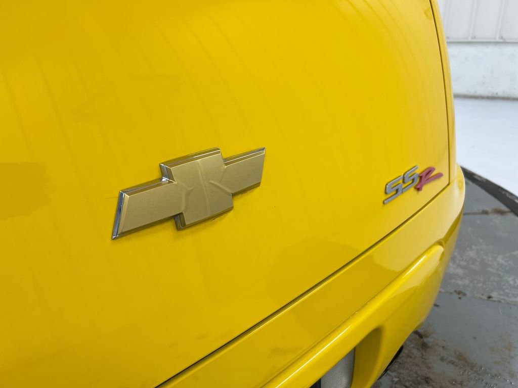 Used 2004 Chevrolet SSR w/ Preferred Equipment Group RWD image 22