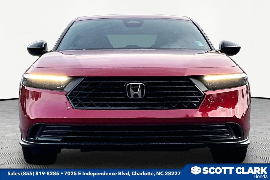 Used 2025 Honda Accord Sport image 2