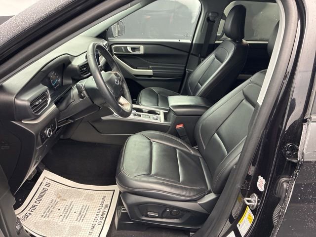 Used 2024 Ford Explorer XLT w/ Equipment Group 202A image 11