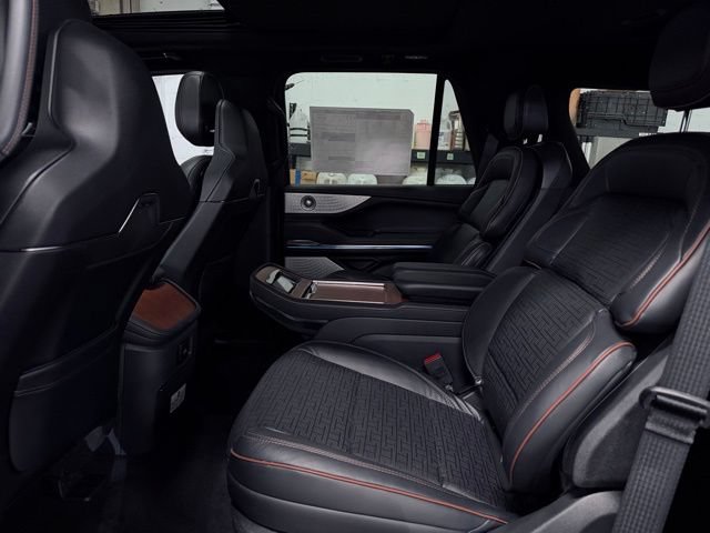 New 2026 Lincoln Navigator Black Label AWD/4WD image 24
