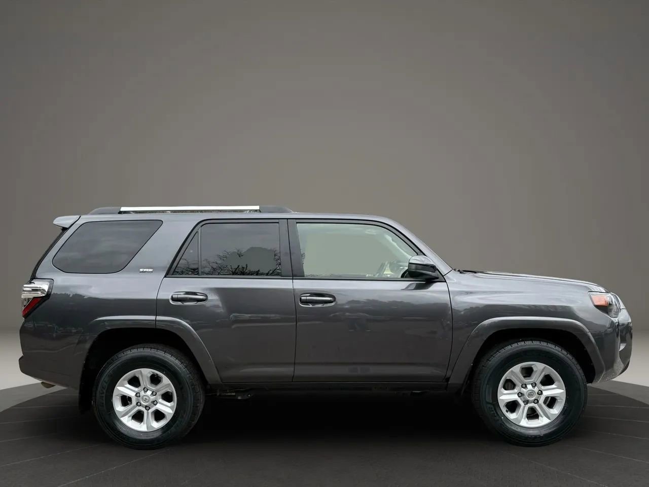 Used 2022 Toyota 4Runner SR5 image 10