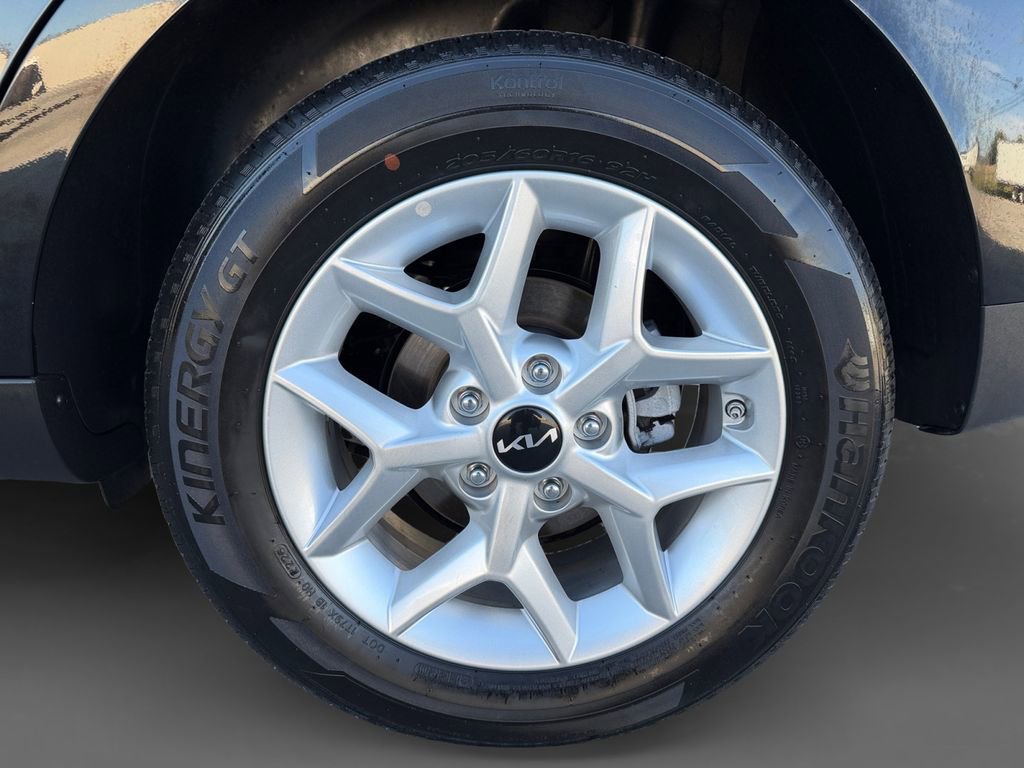 Used 2025 Kia Soul LX w/ LX Technology Package image 11