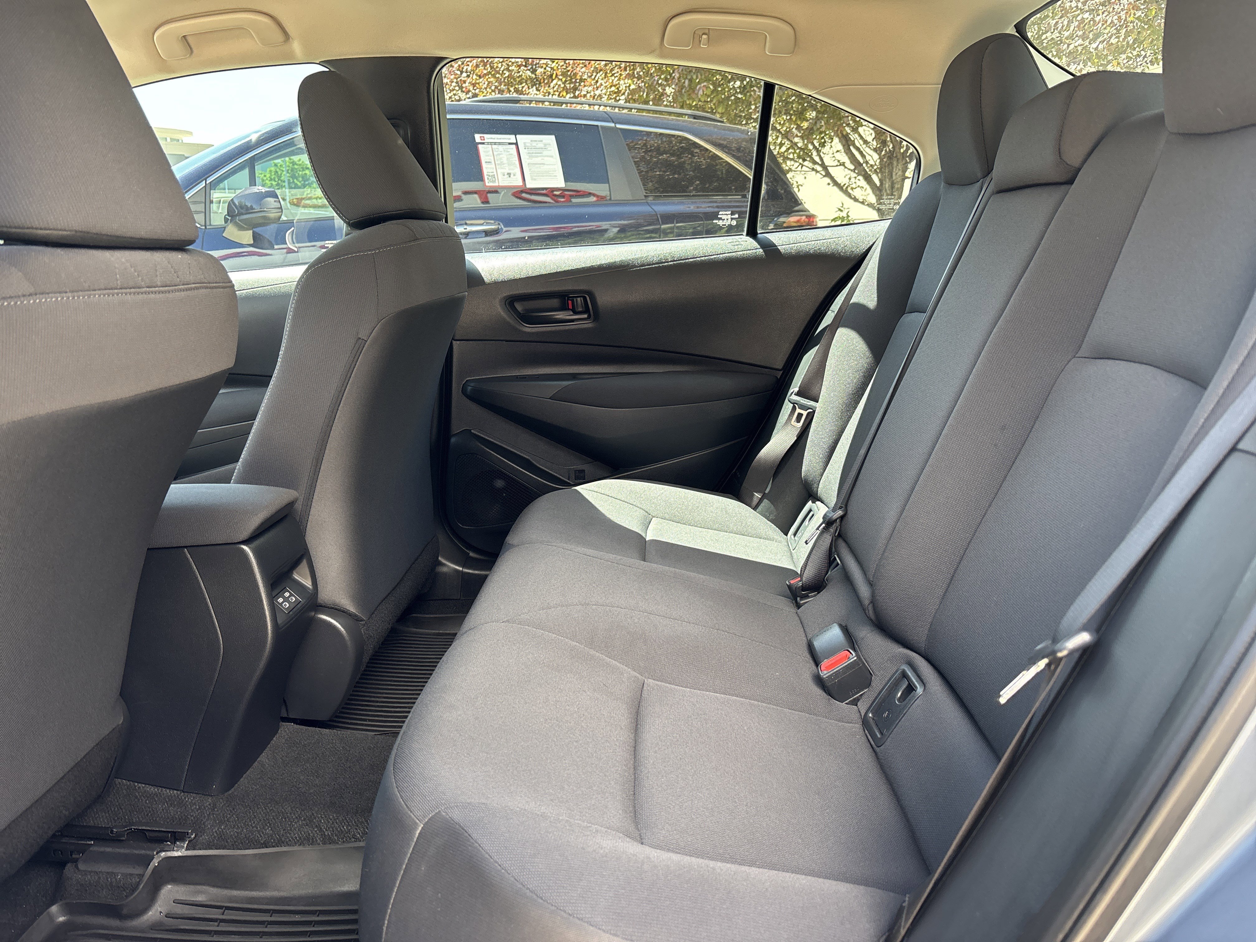 Used 2023 Toyota Corolla LE FWD image 30