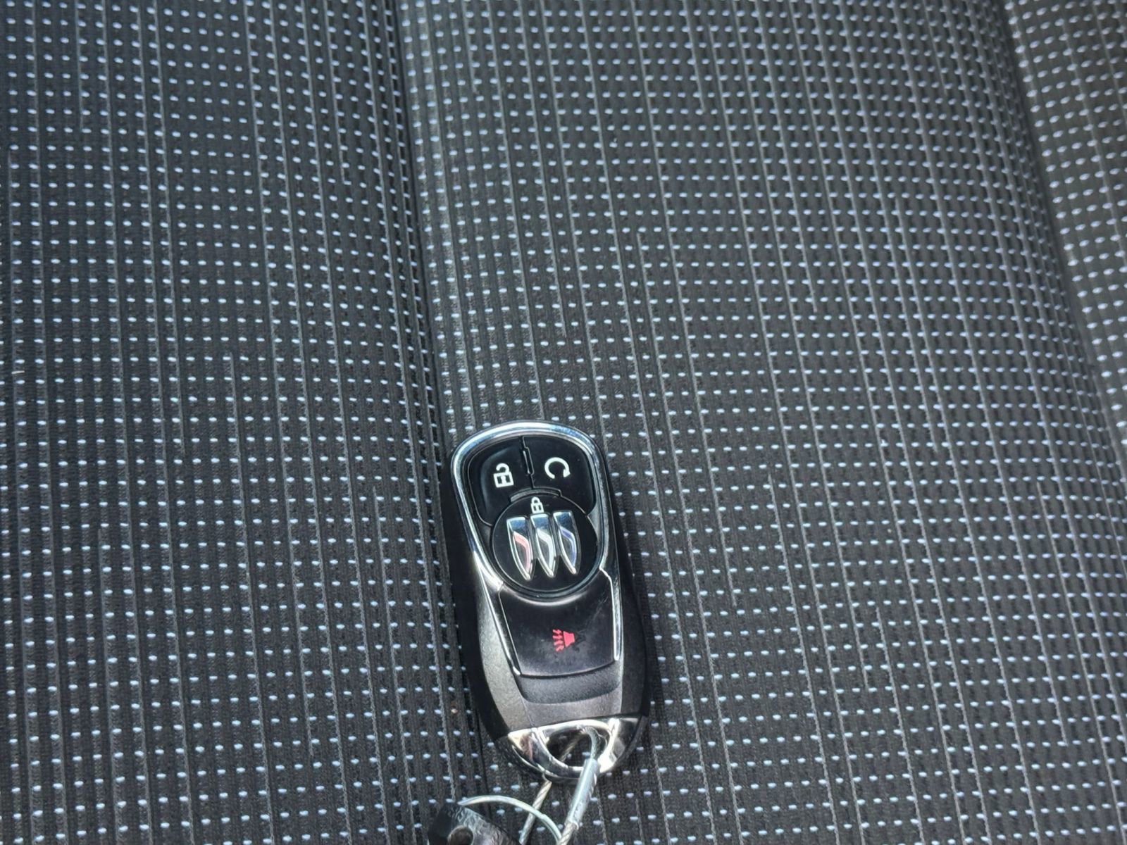Used 2025 Buick Envista Preferred image 24