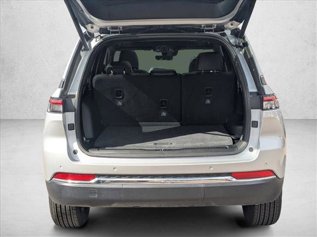 Used 2025 Jeep Grand Cherokee Limited w/ Trailer Tow Package image 6