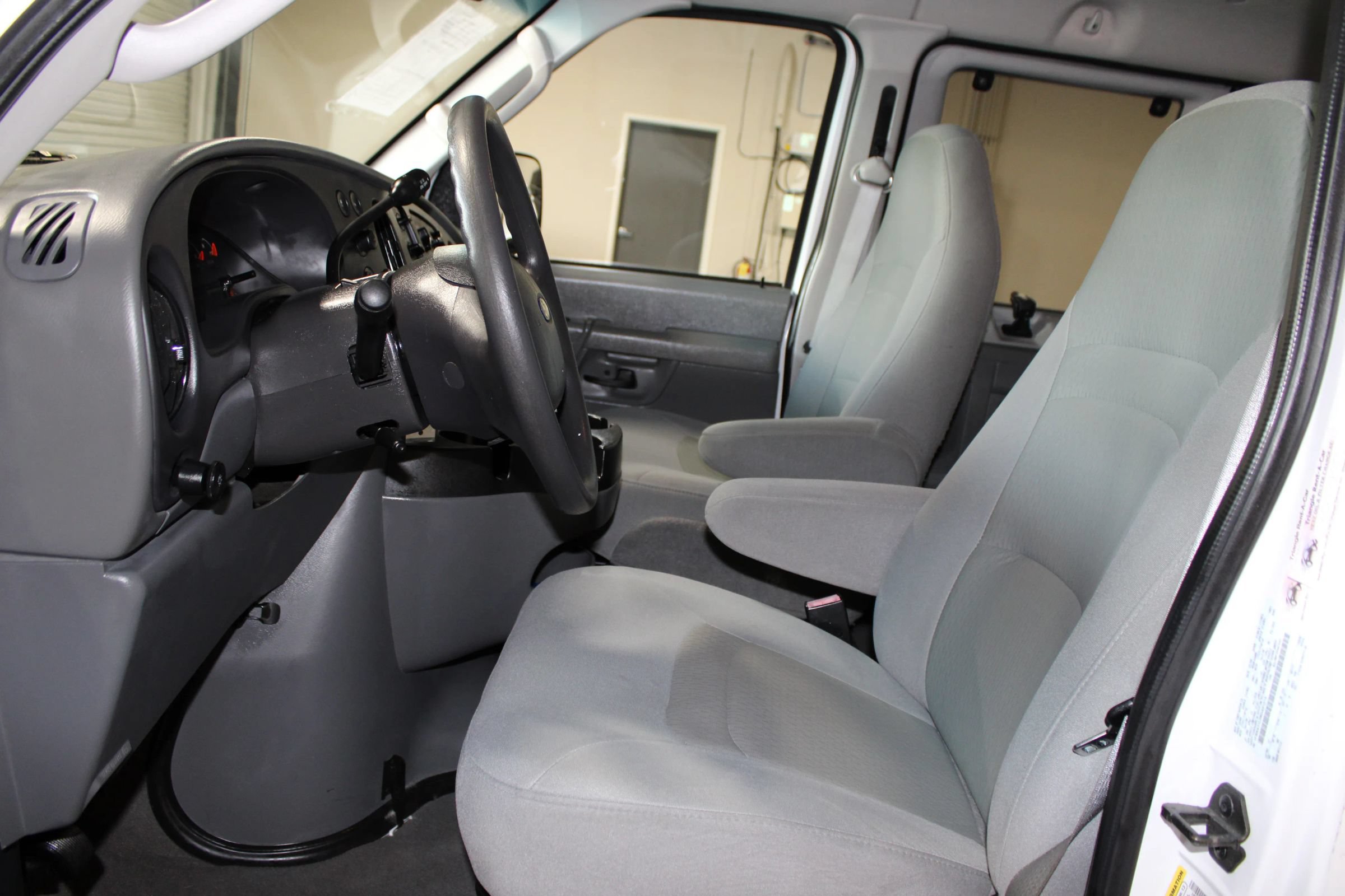 Used 2008 Ford E-350 and Econoline 350 XL RWD image 17