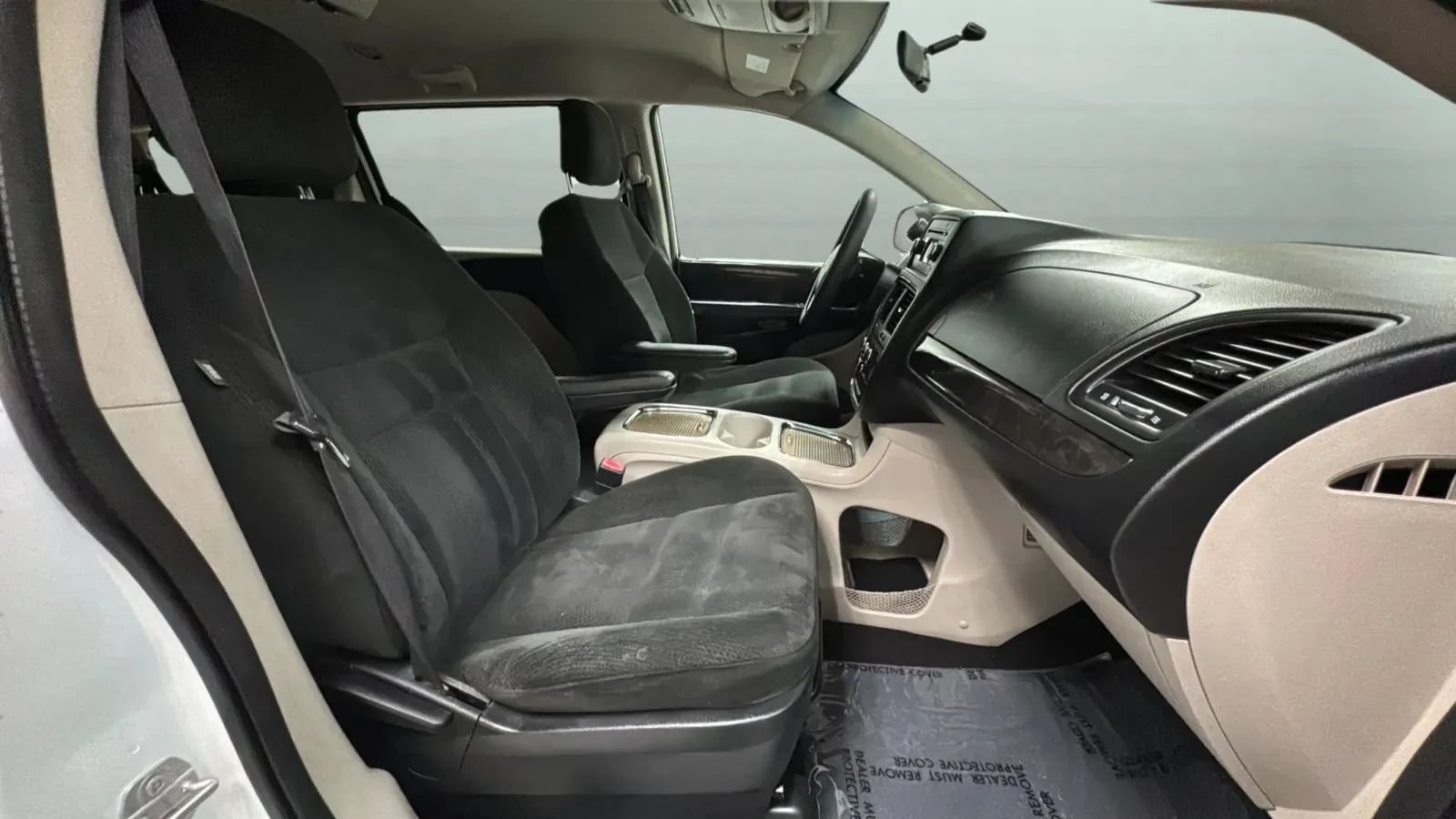 Used 2015 Dodge Grand Caravan SXT FWD image 22