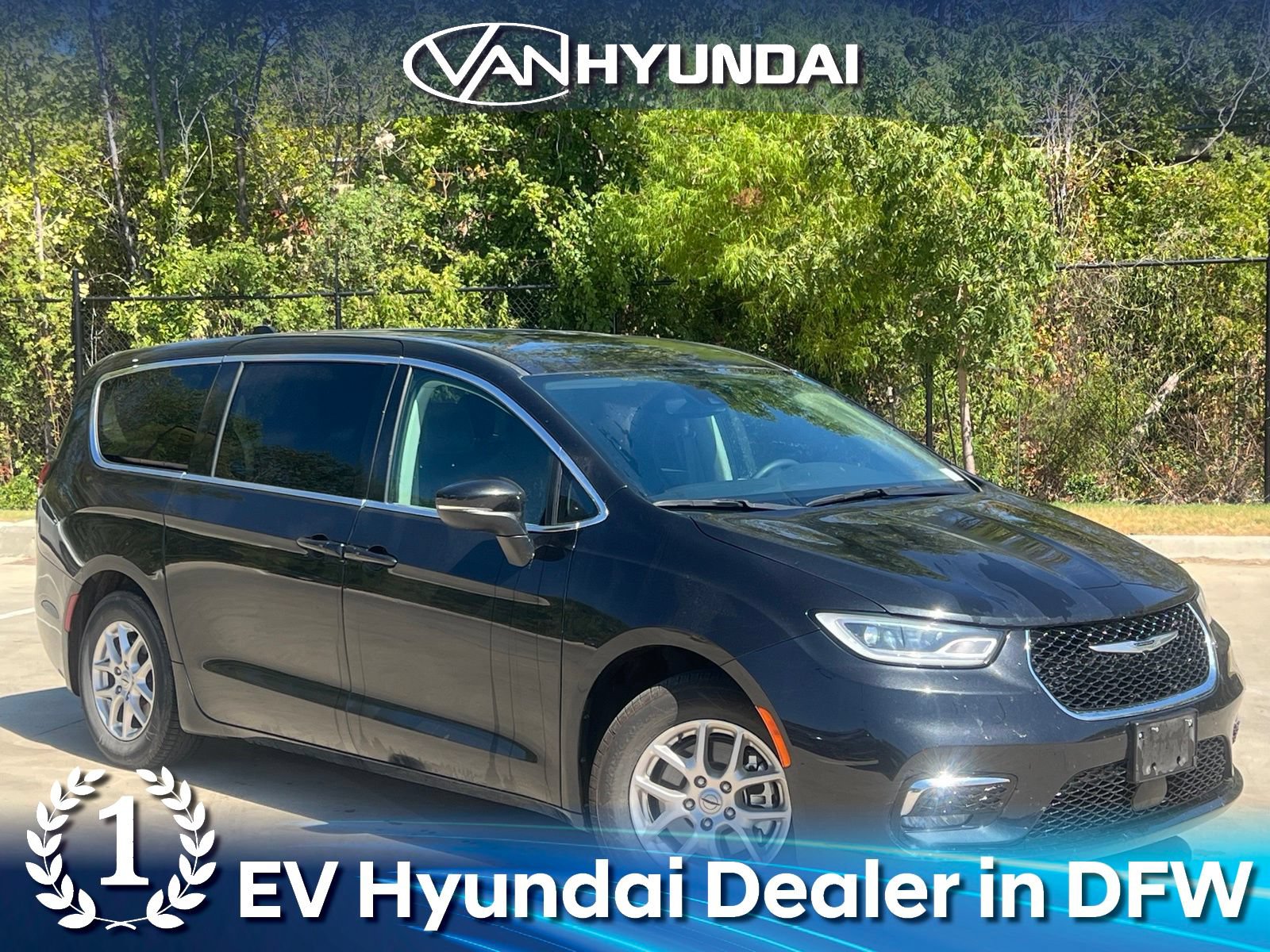 Used 2023 Chrysler Pacifica Touring-L