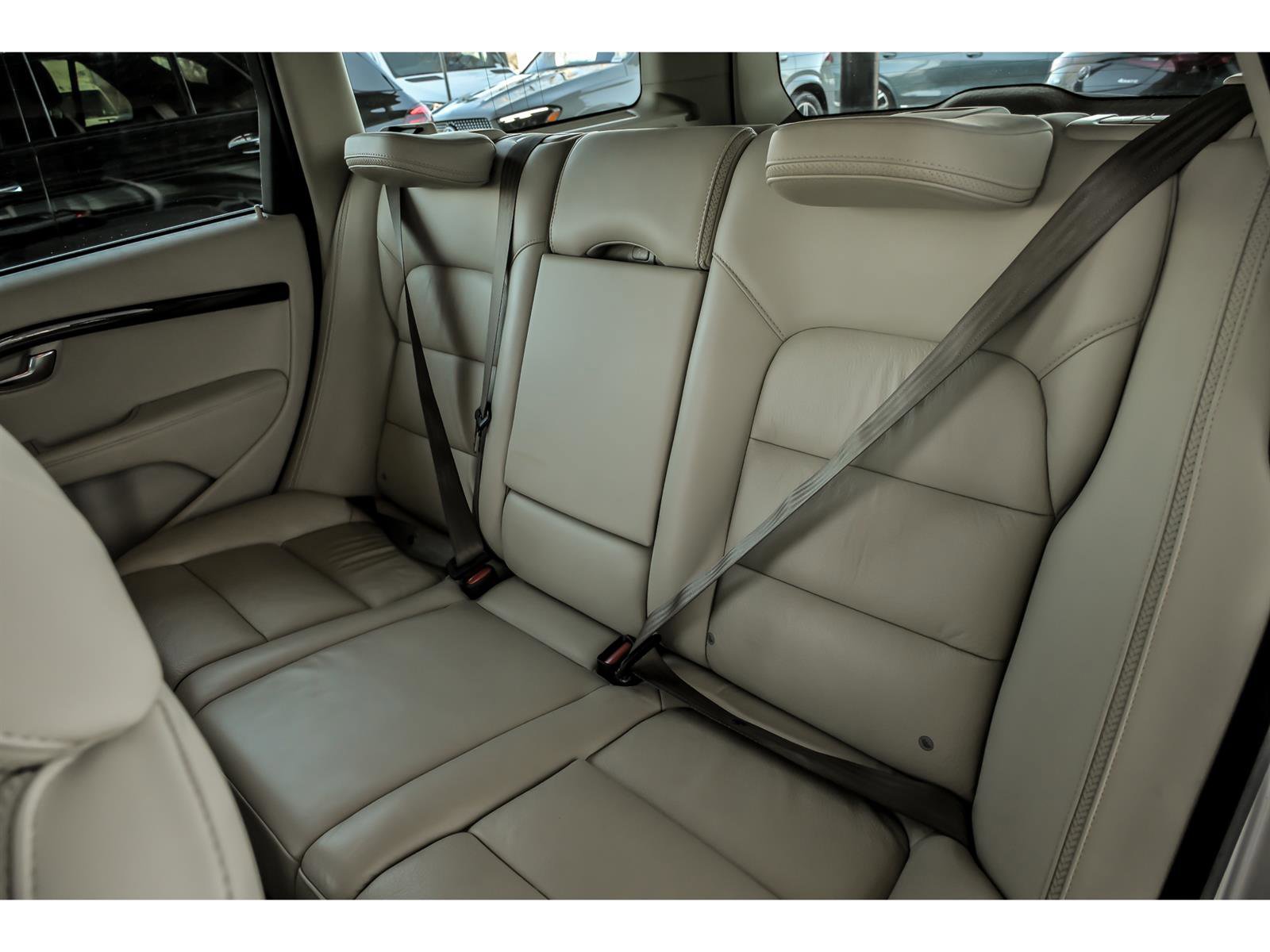 Used 2015 Volvo XC70 T6 Premier Plus image 14