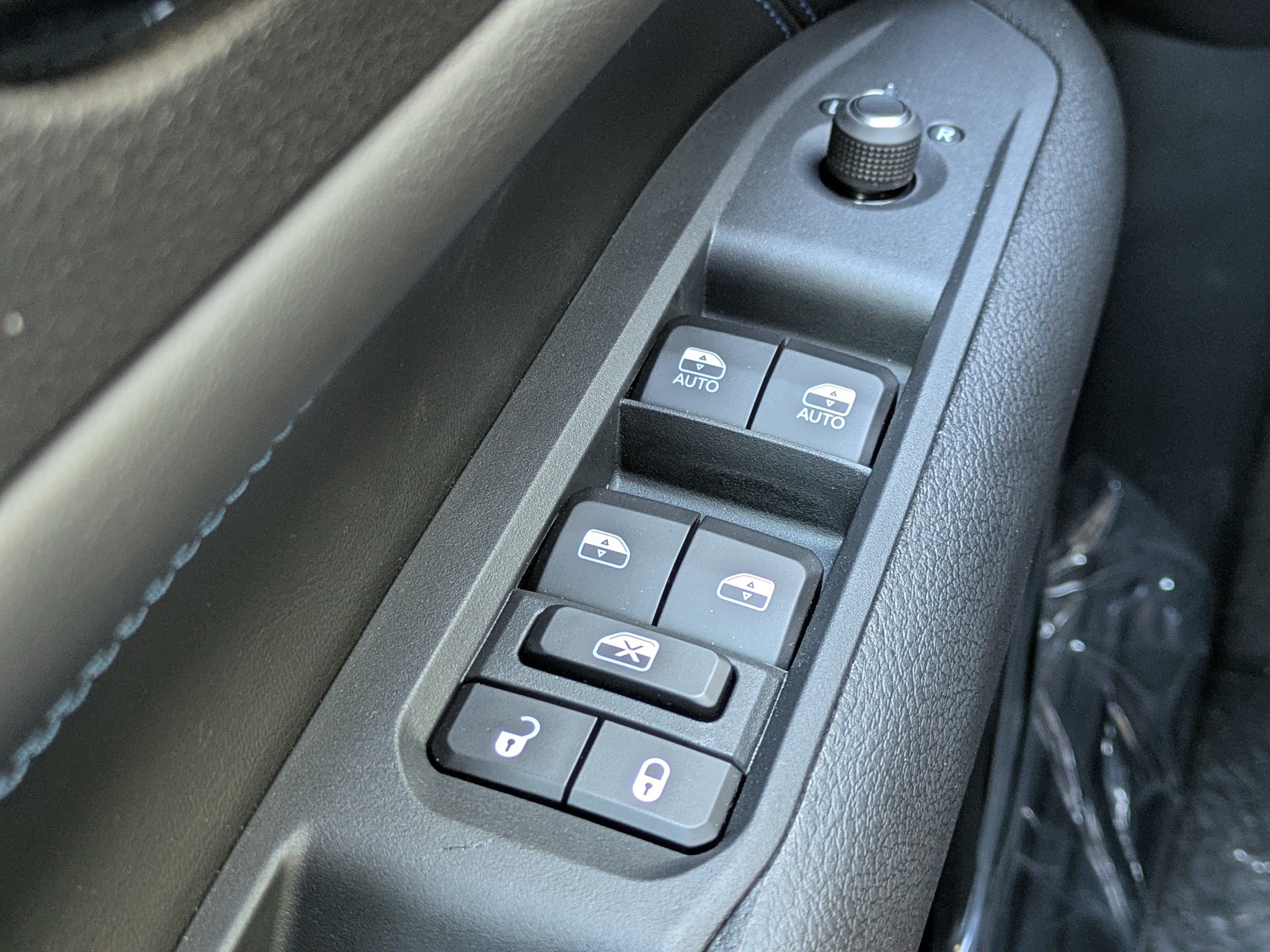 New 2026 Jeep Compass Latitude AWD/4WD image 18