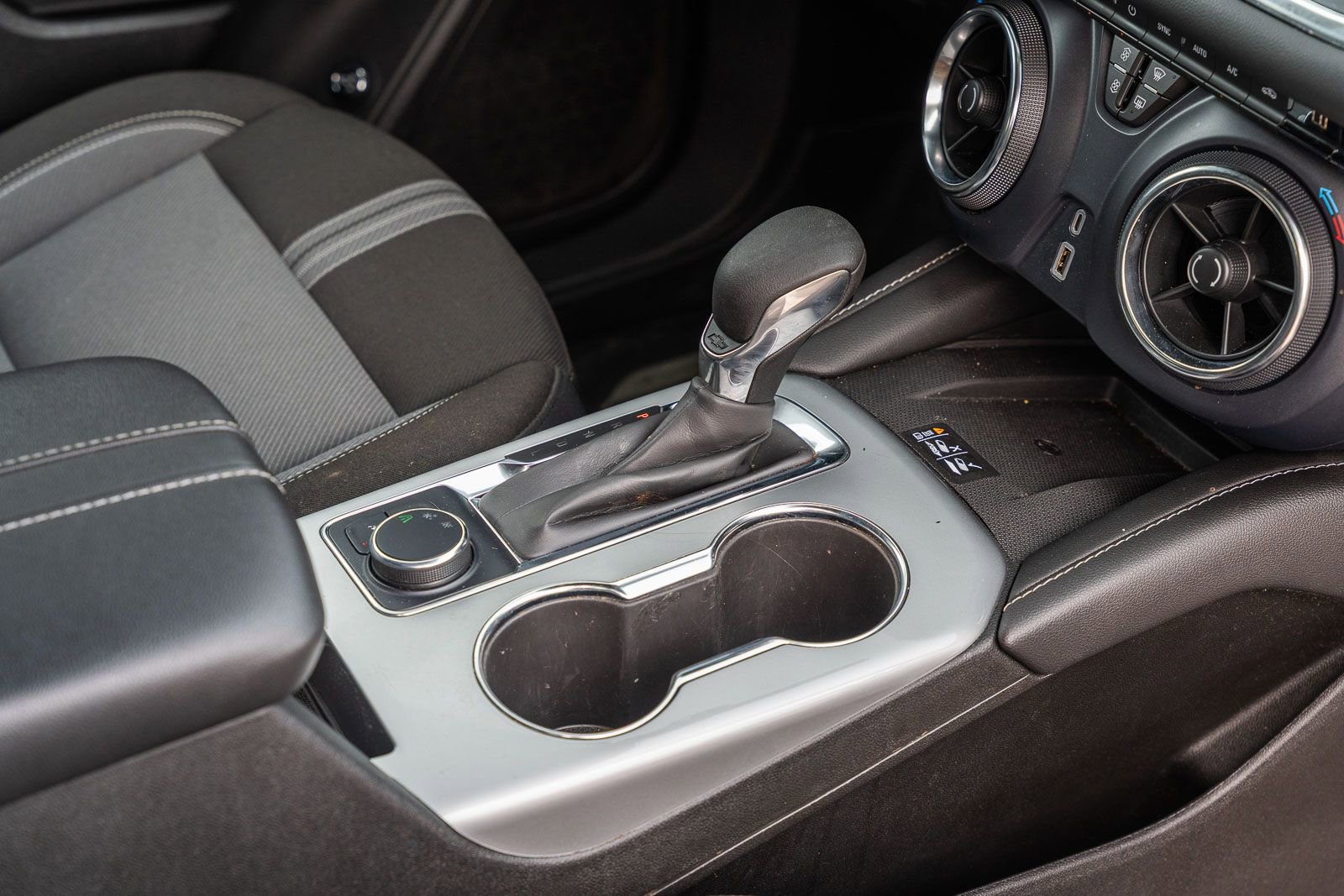 Used 2024 Chevrolet Blazer LT w/ Convenience Package image 12