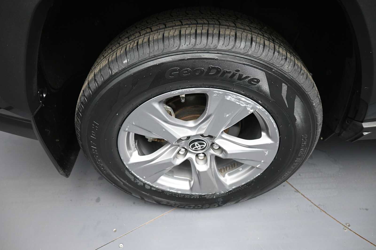 Used 2023 Toyota RAV4 LE AWD/4WD image 13