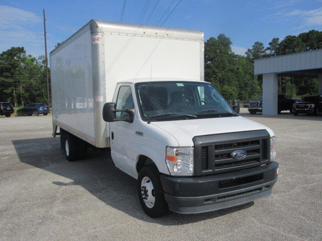 Used 2021 Ford E-350 and Econoline 350 Super Duty w/ Power Windows & Locks Group RWD image 4