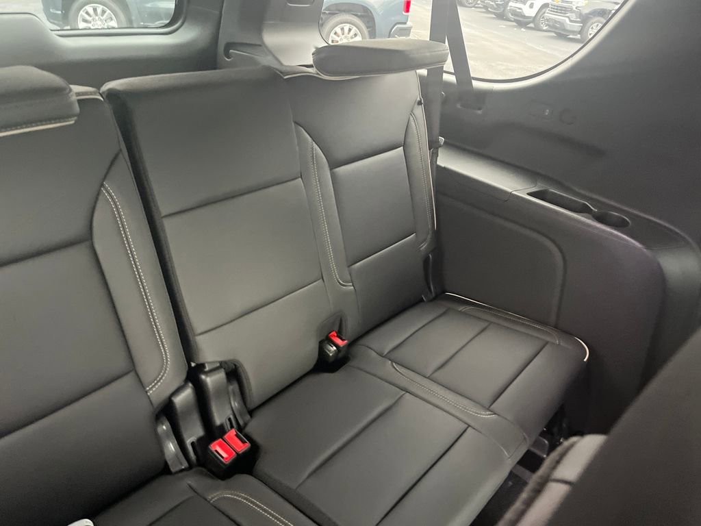 New 2026 Chevrolet Suburban Premier image 32