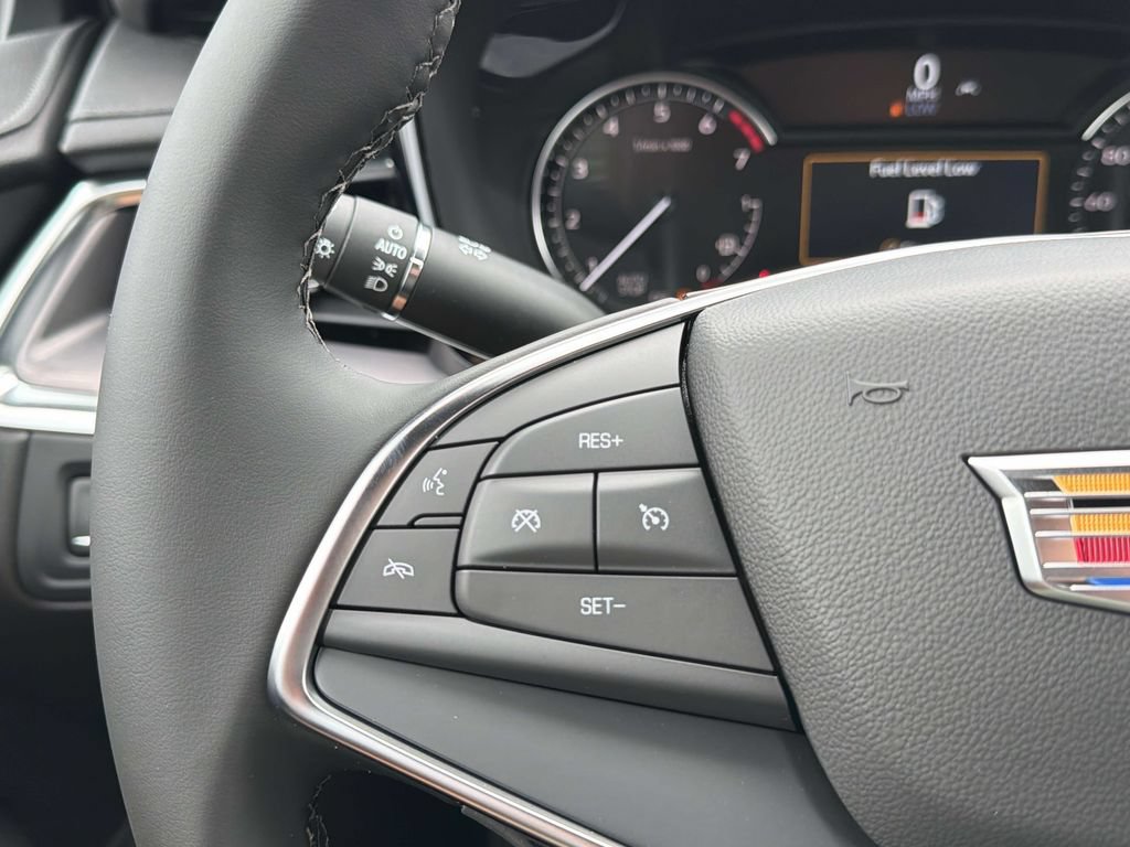New 2026 Cadillac XT5 Luxury w/ LPO, ONYX Package FWD image 23