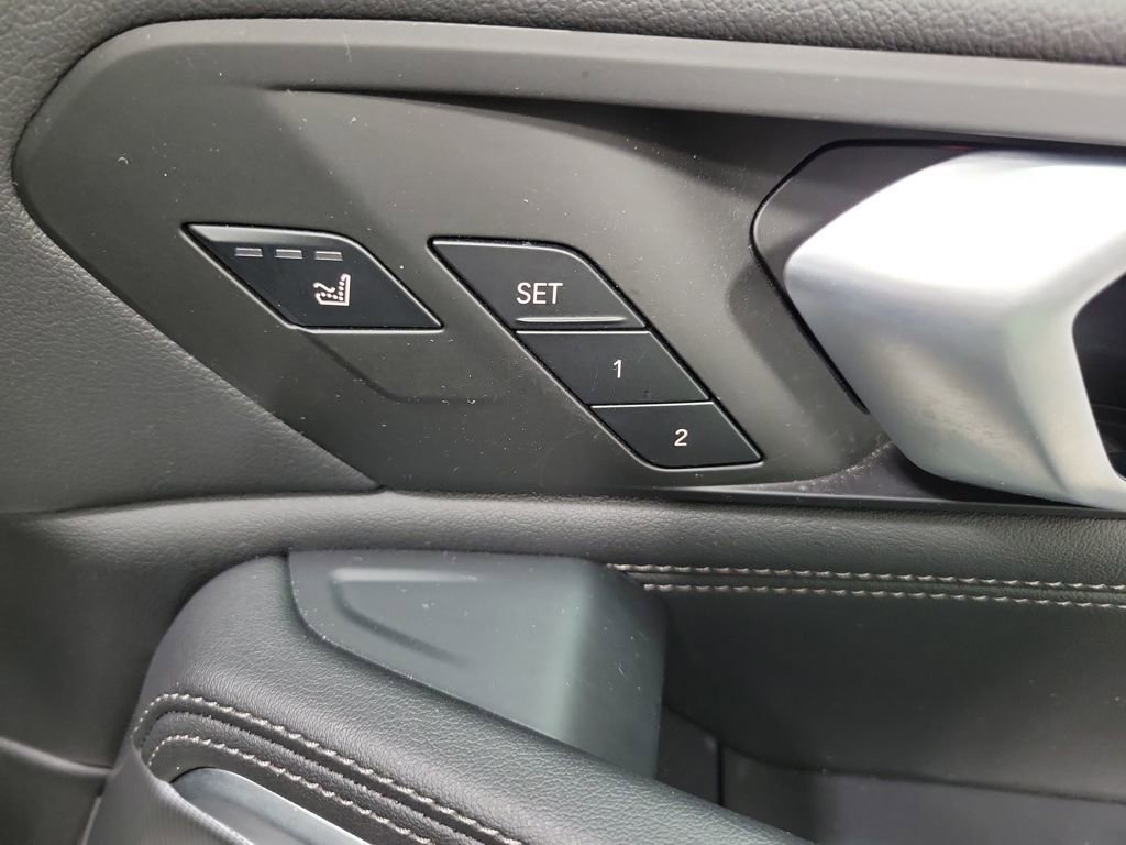 Used 2023 BMW X6 xDrive40i image 22