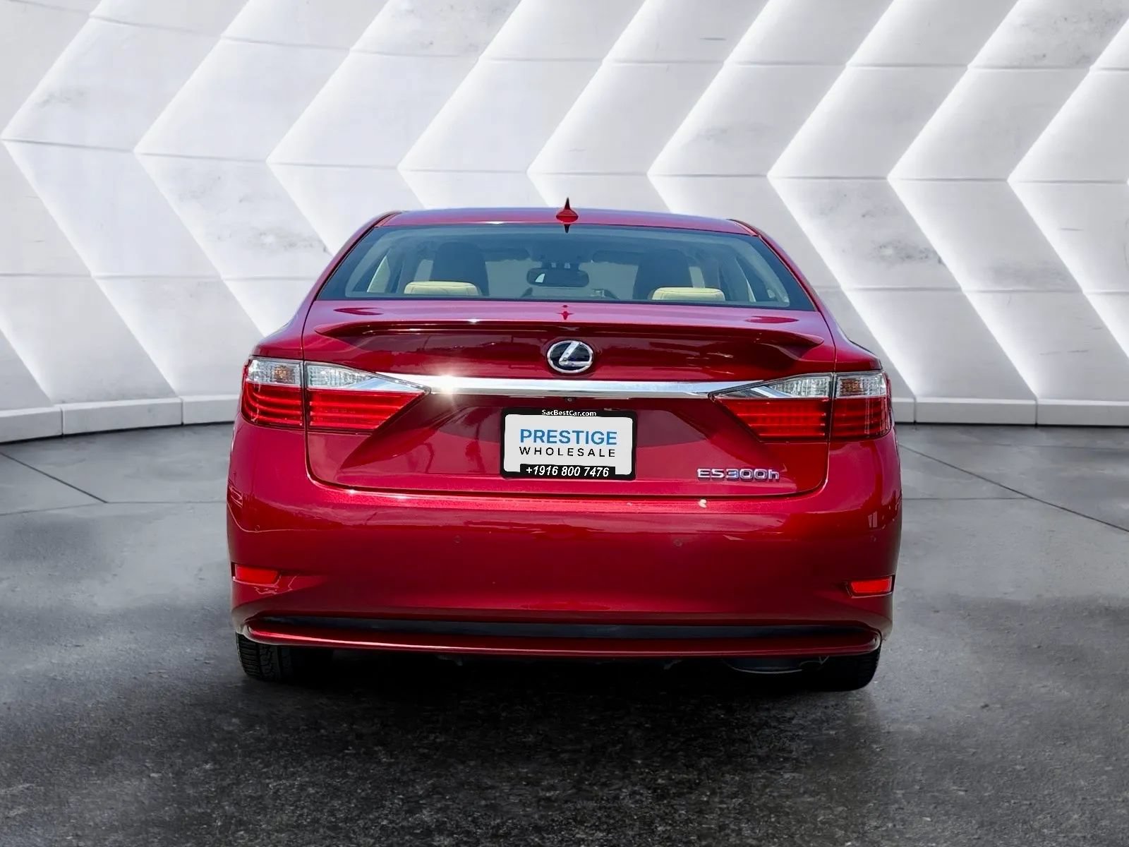 Used 2014 Lexus ES 300h w/ Premium Package w/Bamboo Trim FWD image 7